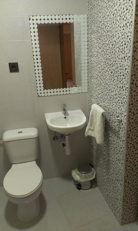 Hostal Bisbal Only Adults No Ac Valencia Room photo